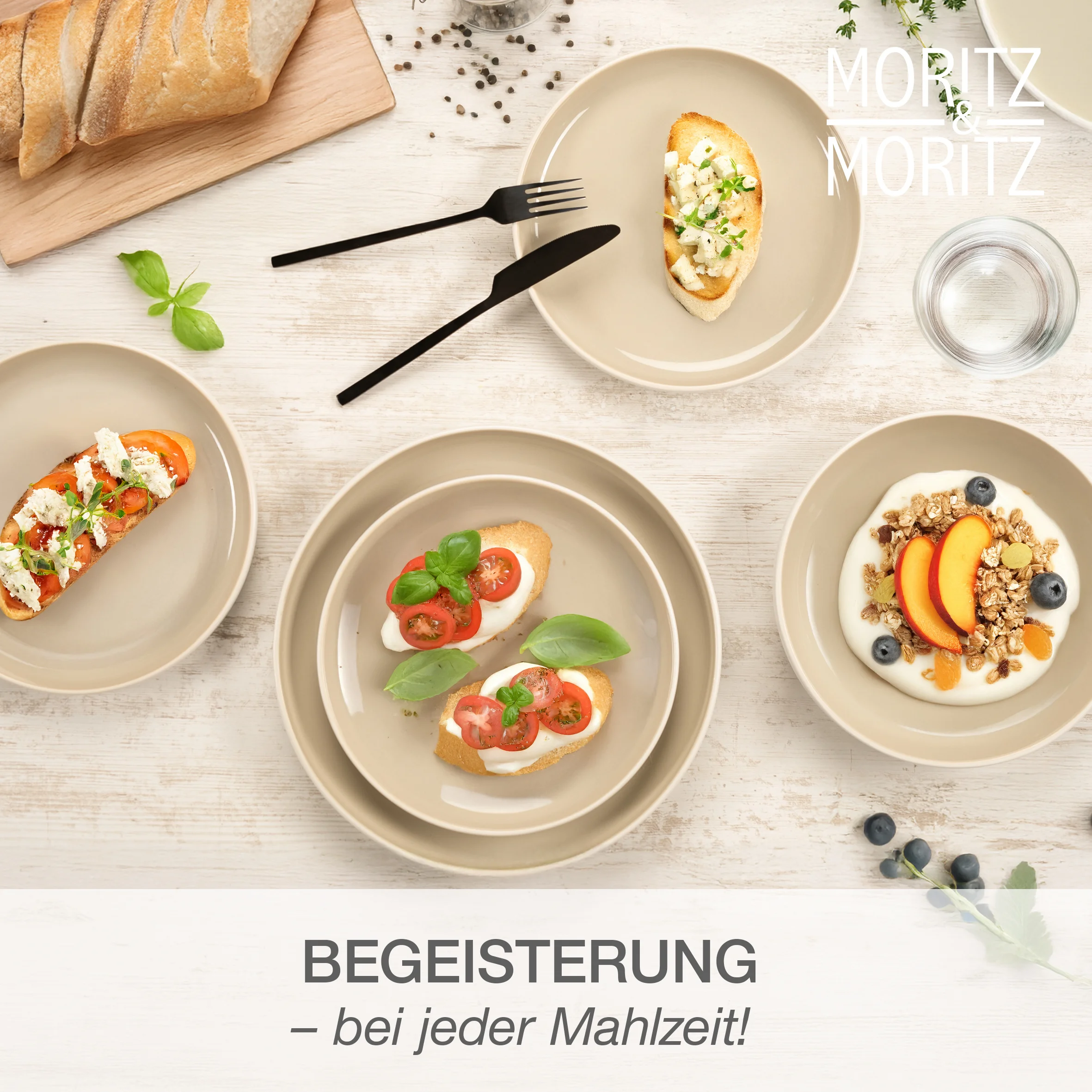 CAVO Geschirrset 48-teilig – Sand, in der Hand gehalten