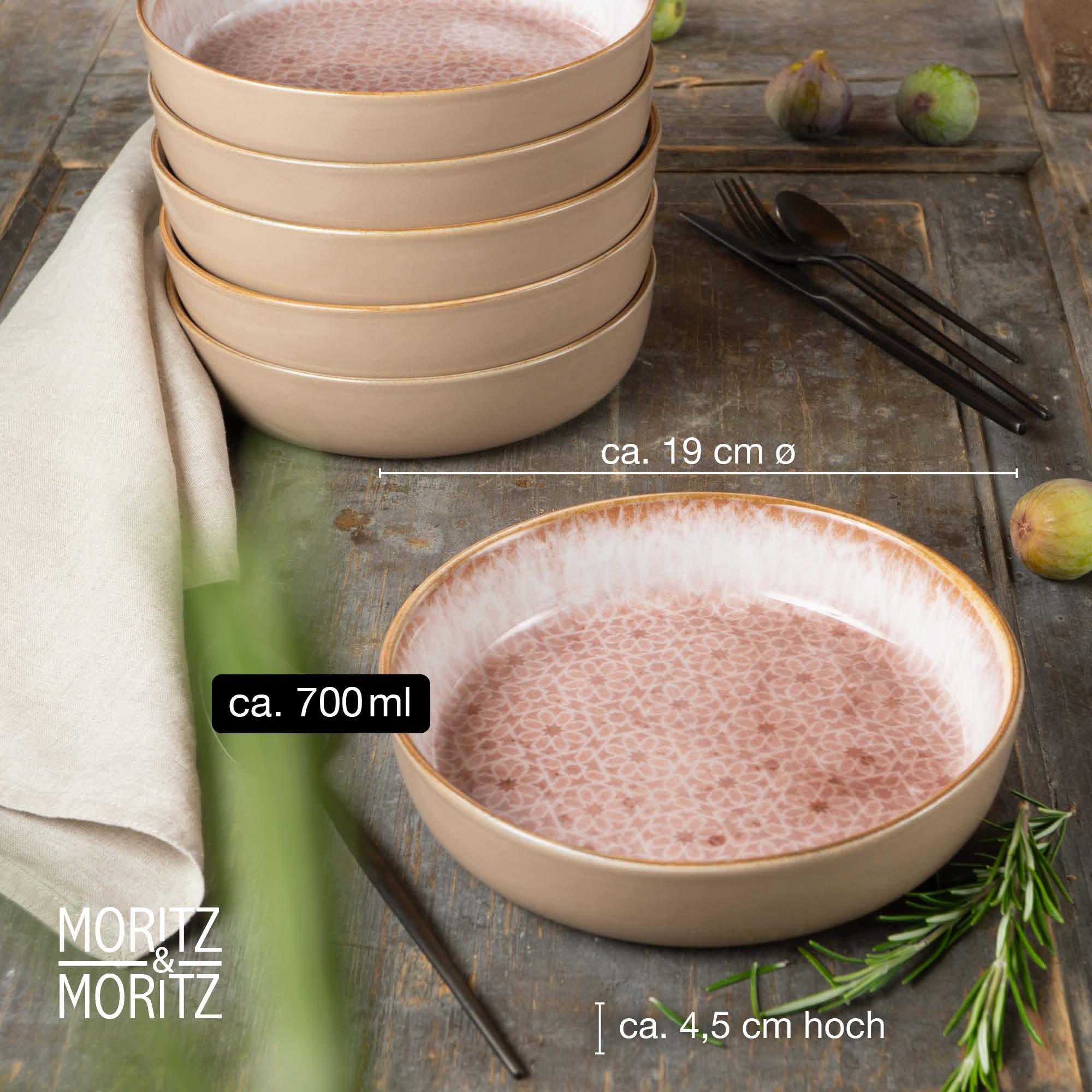 Mediterraner rosa Suppenteller, 6-teiliges Set, arrangiert auf einem Tisch