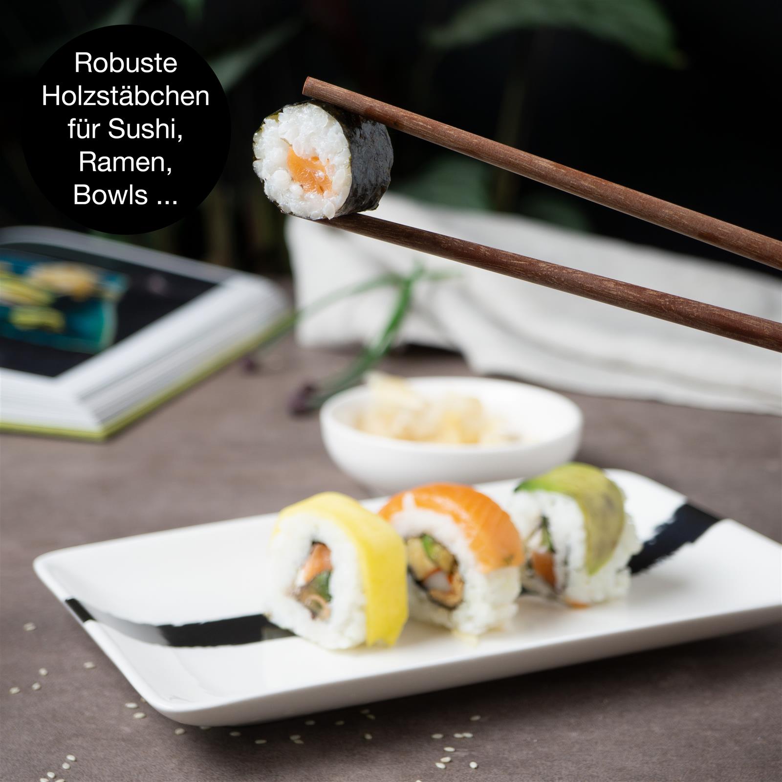 Sushi-Geschirr in Schwarz, Gourmet Sushi-Set, 6-teilig, in Pinselstrich-Design in Schwarz auf weißem Hintergrund