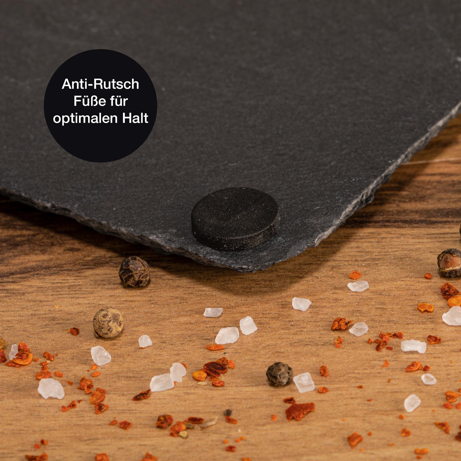Servierplatte, Schieferplatten in der Größe 30x20cm, auf einem Tisch arrangiert