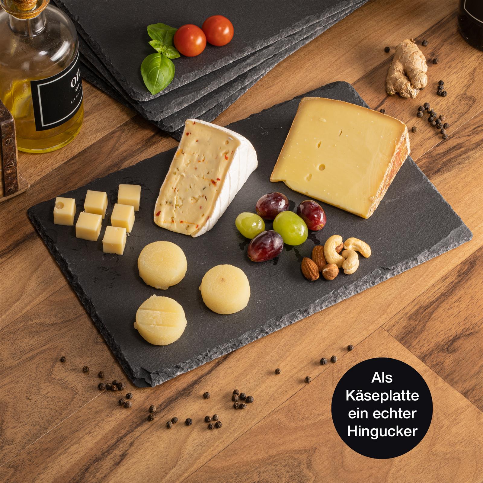 Schieferplatten 30x20cm aufeinander gestapelt, präsentiert in einer klaren Nahaufnahme