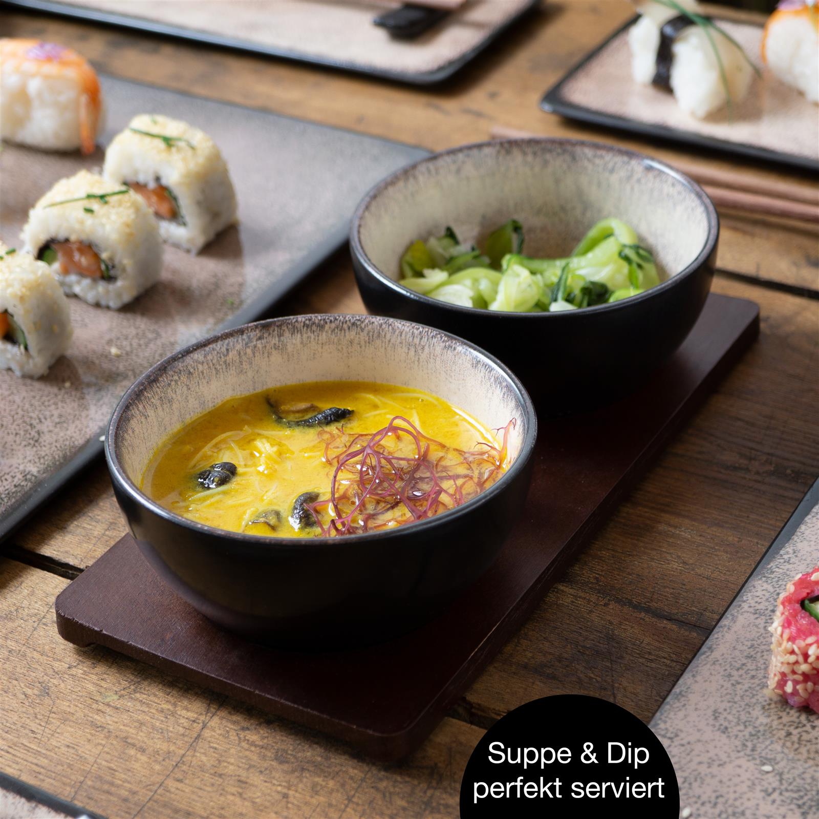Sushi-Geschirr in Beige, 29-teiliges Sushi-Set in Beige auf hellem Untergrund, für 6 Personen, aus Porzellan