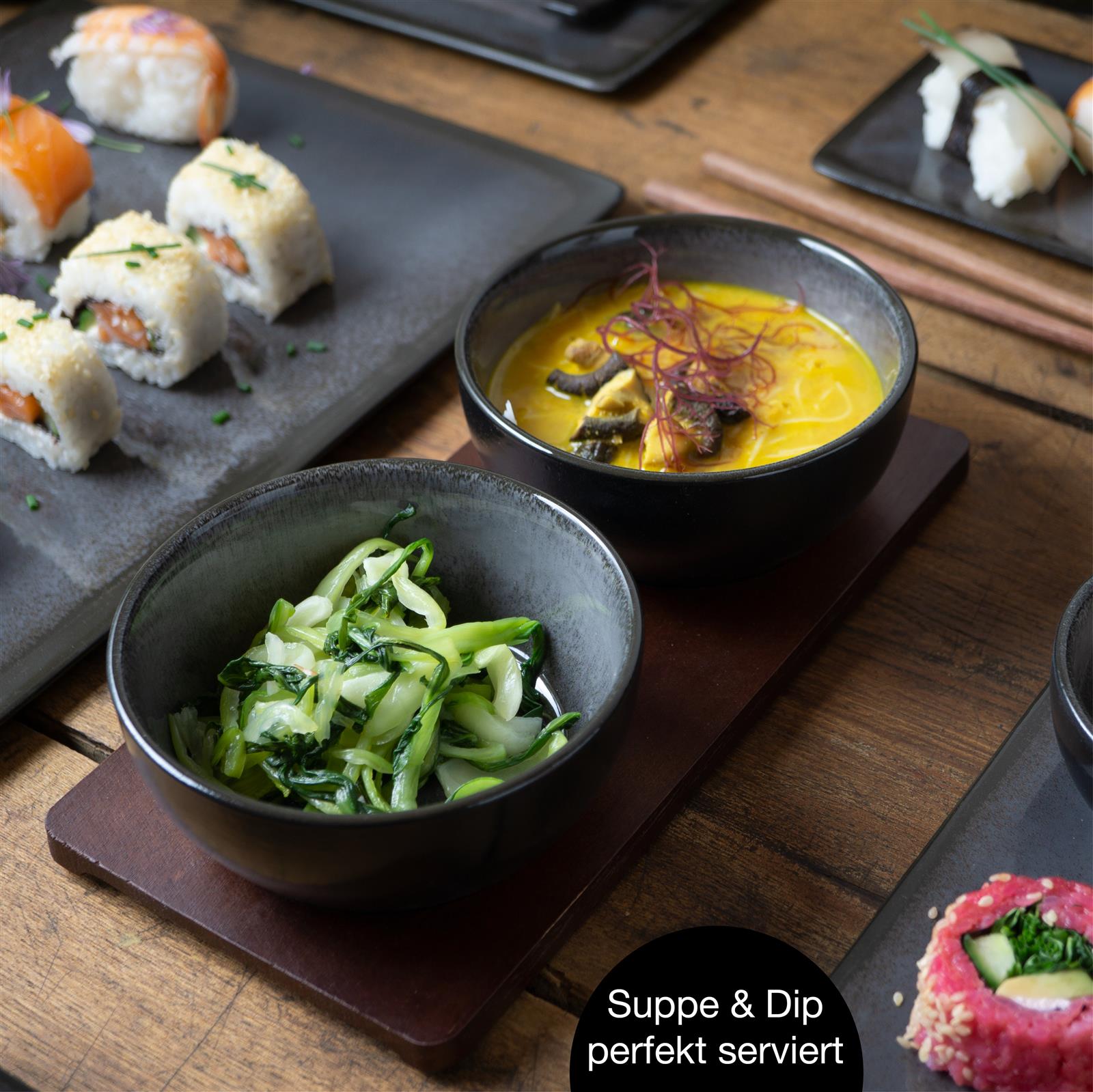 29-teiliges Sushi-Set in Grau, bestehend aus rechteckigen und quadratischen Keramiktellern, Dip-Schälchen