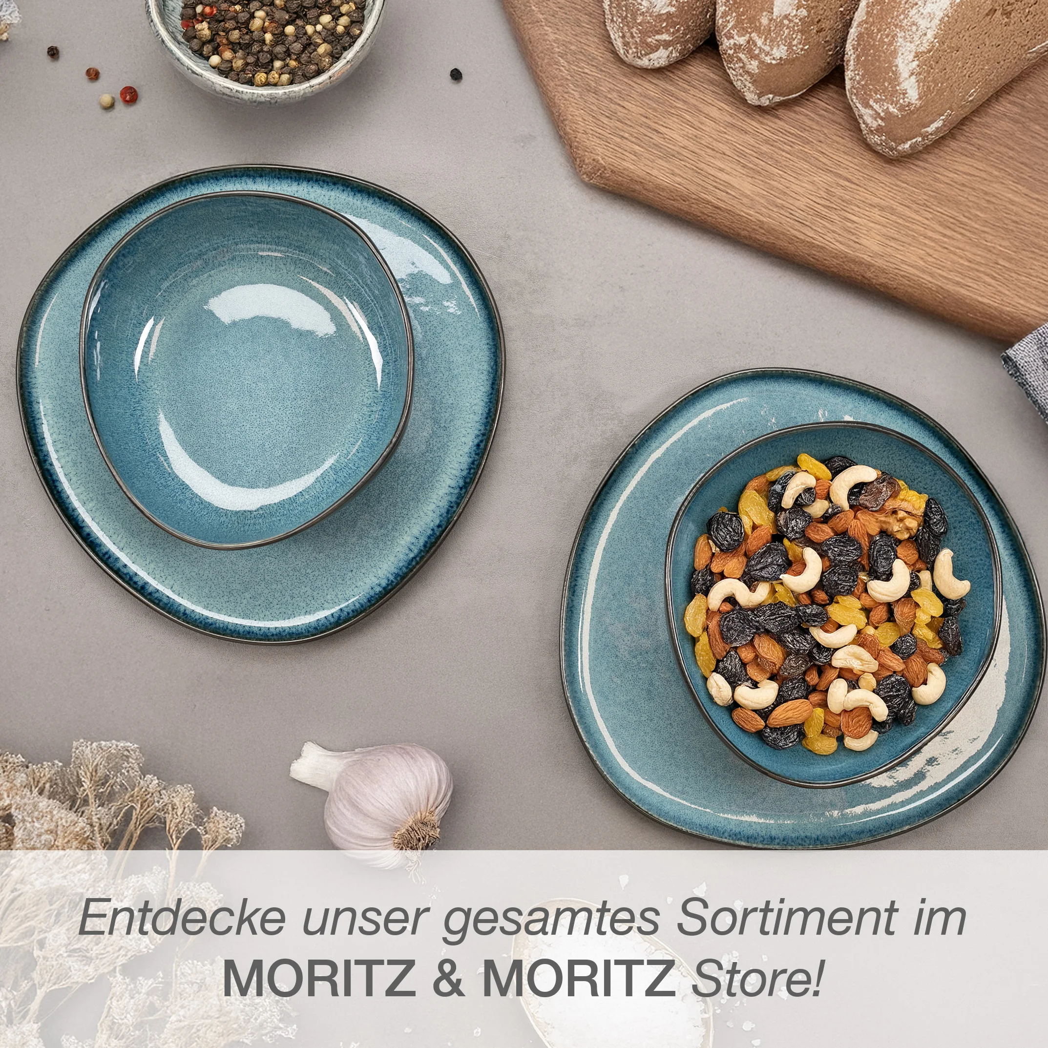 ORGANIC Servierplatten 2-teilig Blau, Farbwirkung bei Tages- und Kunstlicht