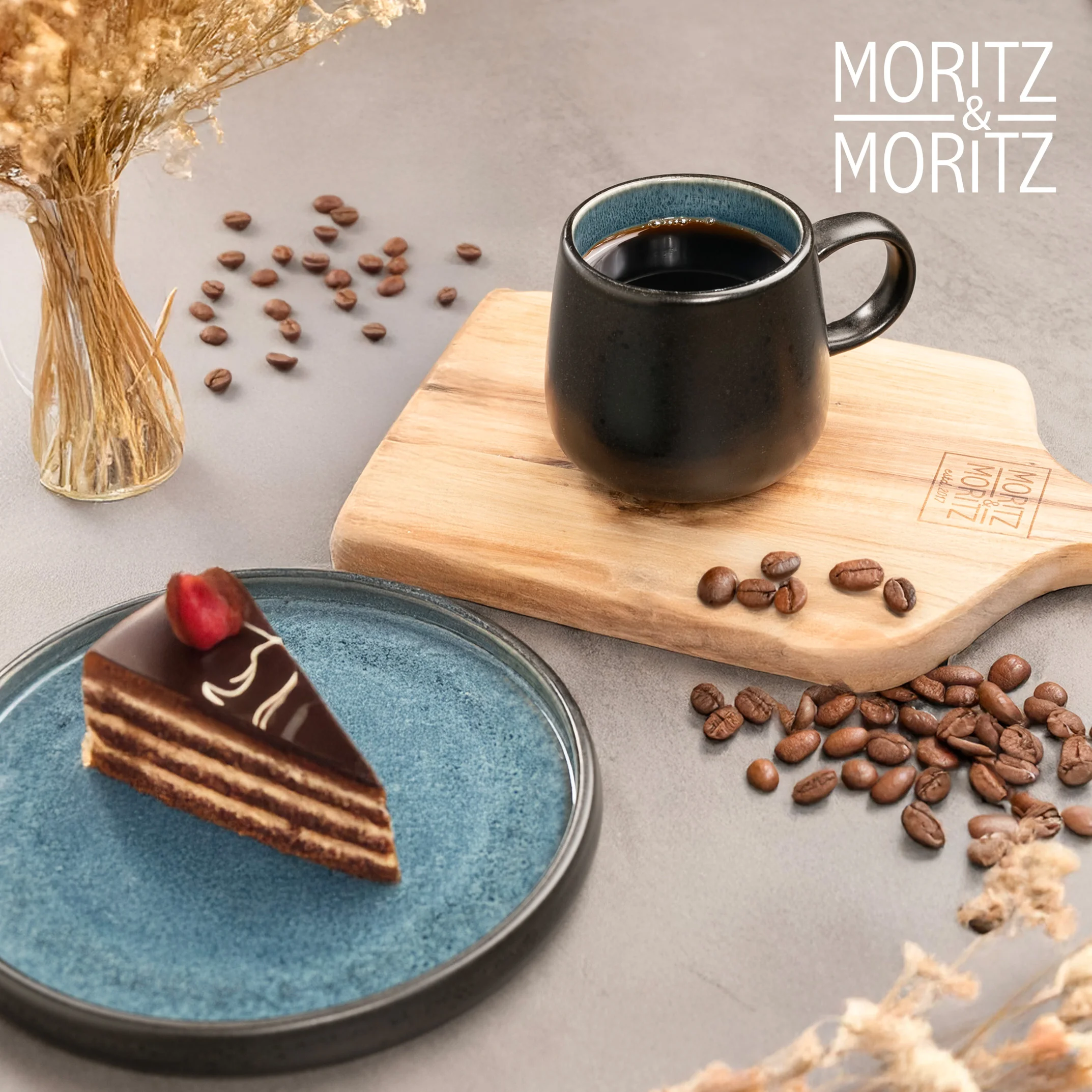 SOLID Kaffeebecher 6-teilig Blau, komplett vor weißem Hintergrund
