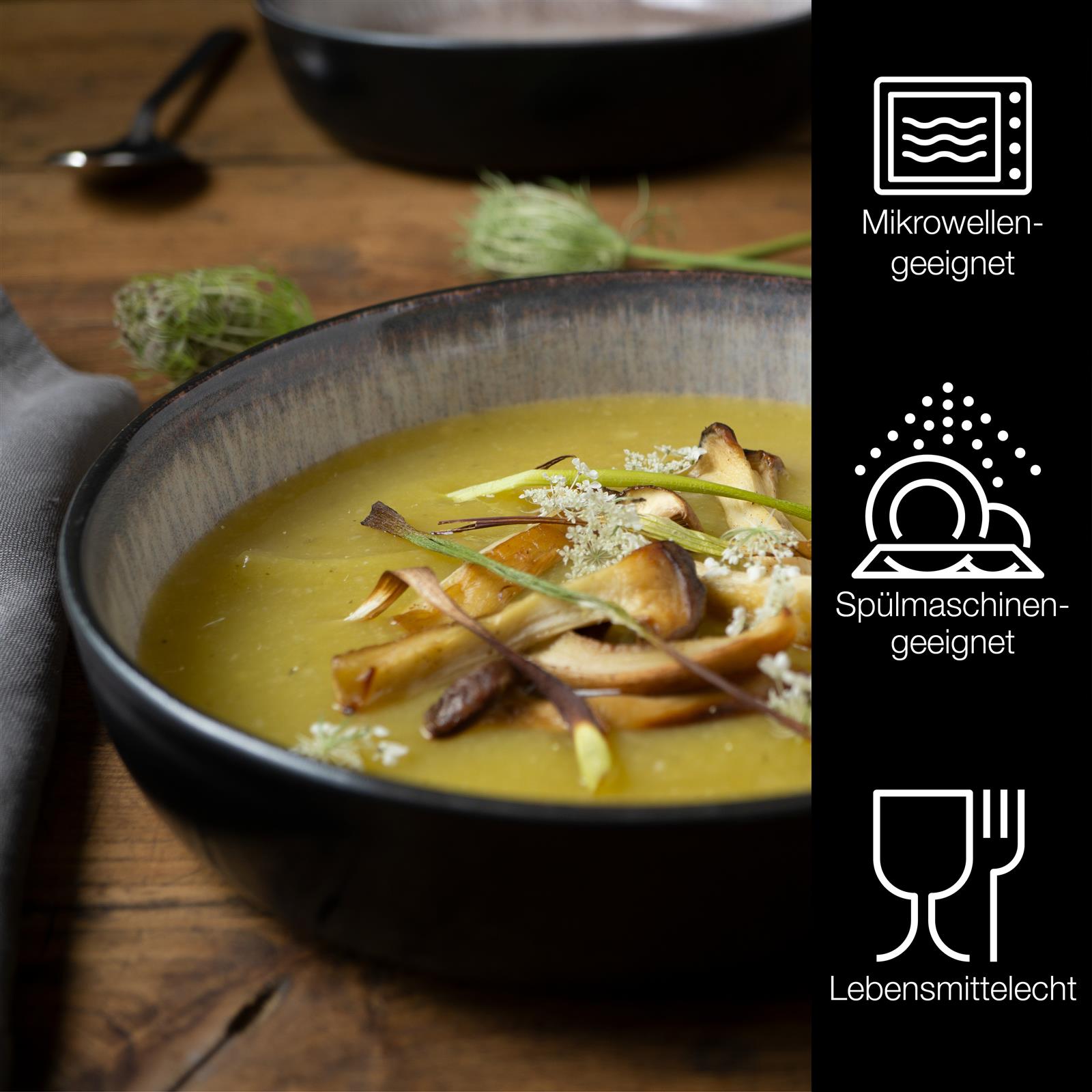 Sechsteiliges Gourmet-Suppenteller-Set in Beige, auf einem Holztisch arrangiert, die großen, flachen Schalen zeigen