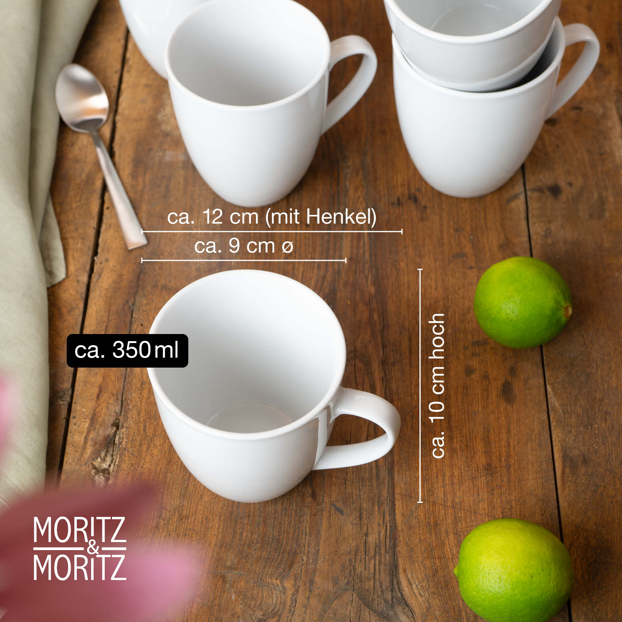 6er Set weiße Becher aufgereiht auf einer Holzoberfläche mit Design
