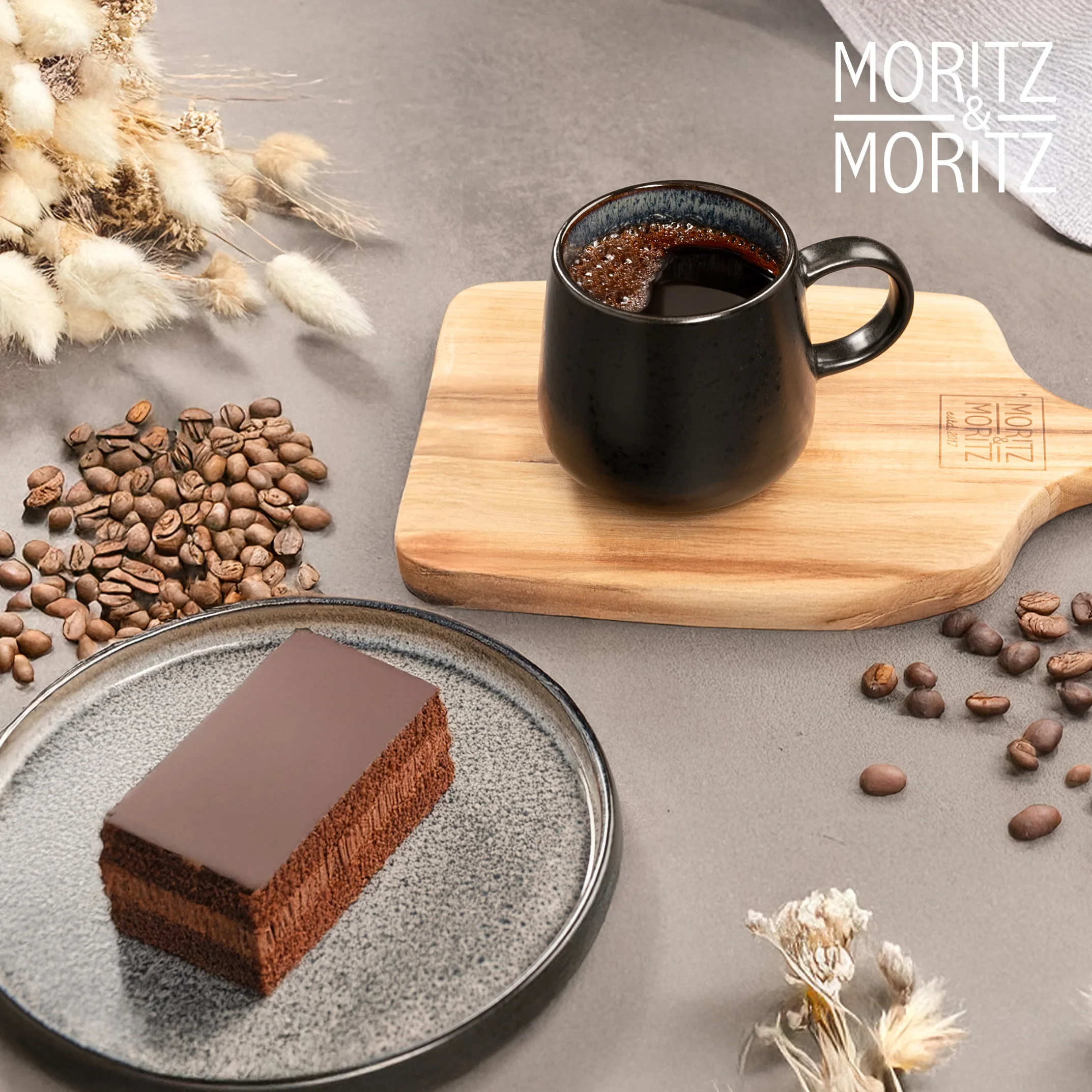 SOLID Kaffeebecher Set 6-teilig Anthrazit, komplett vor weißem Hintergrund