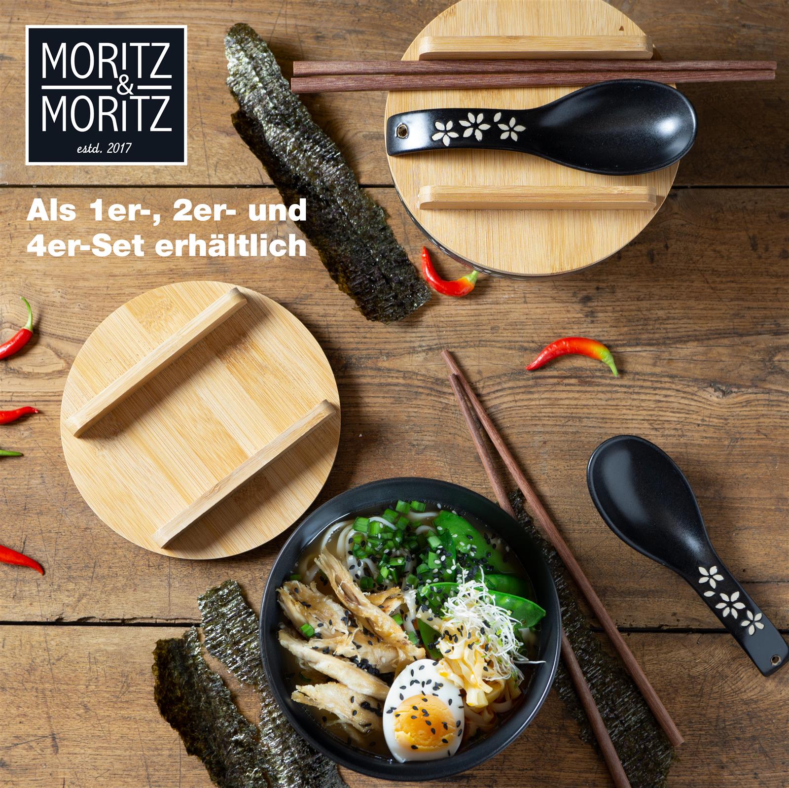 Ramenschale, Vier Gourmet-Ramen-Schalen mit Deckel im Blumenmuster-Design auf einer strukturierten Oberfläche