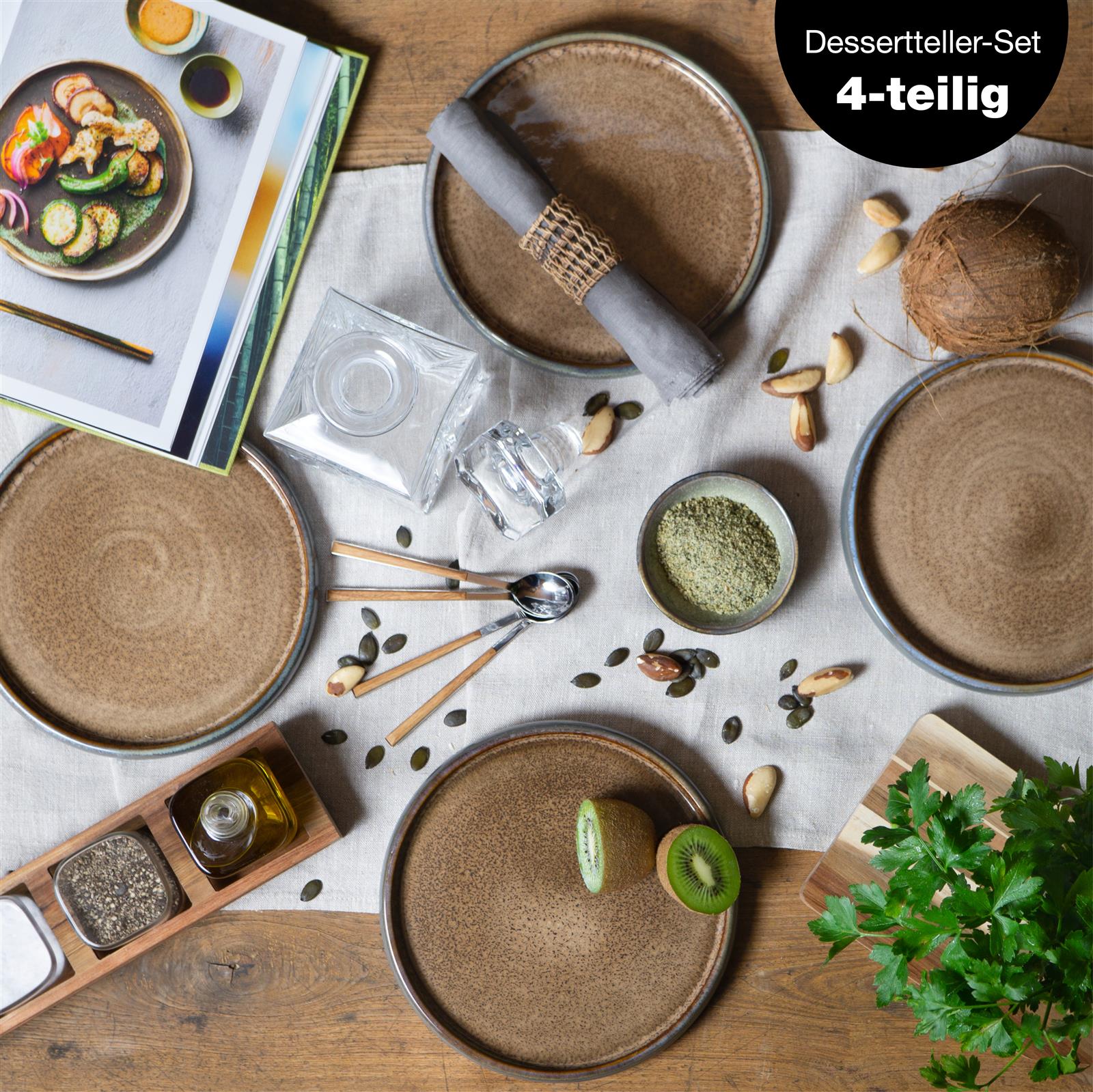 Vierteiliges Gourmet Dessert Teller Set in reaktivem Beige, präsentiert auf einer Unterlage, 4-teilig