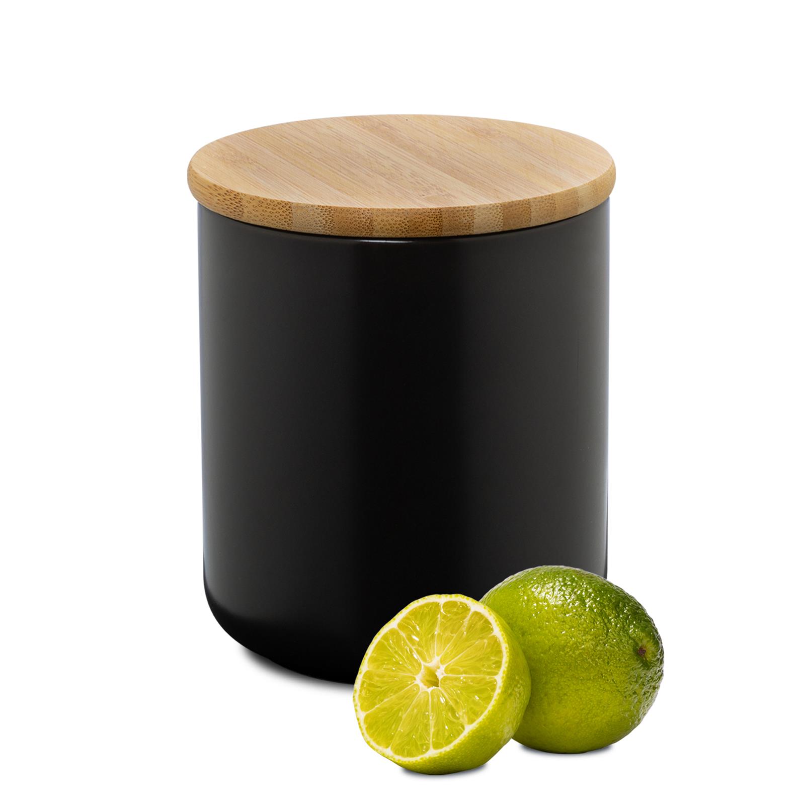 Keramik Aufbewahrungsbecher mit Deckel – Mittelgroß, Handgemacht, Modernes Design Zylindrischer Keramik-Aufbewahrungsbecher in Mittelgröße mit abnehmbarem Holzdeckel, stehend auf hellem Untergrund vor neutralem Hintergrund.