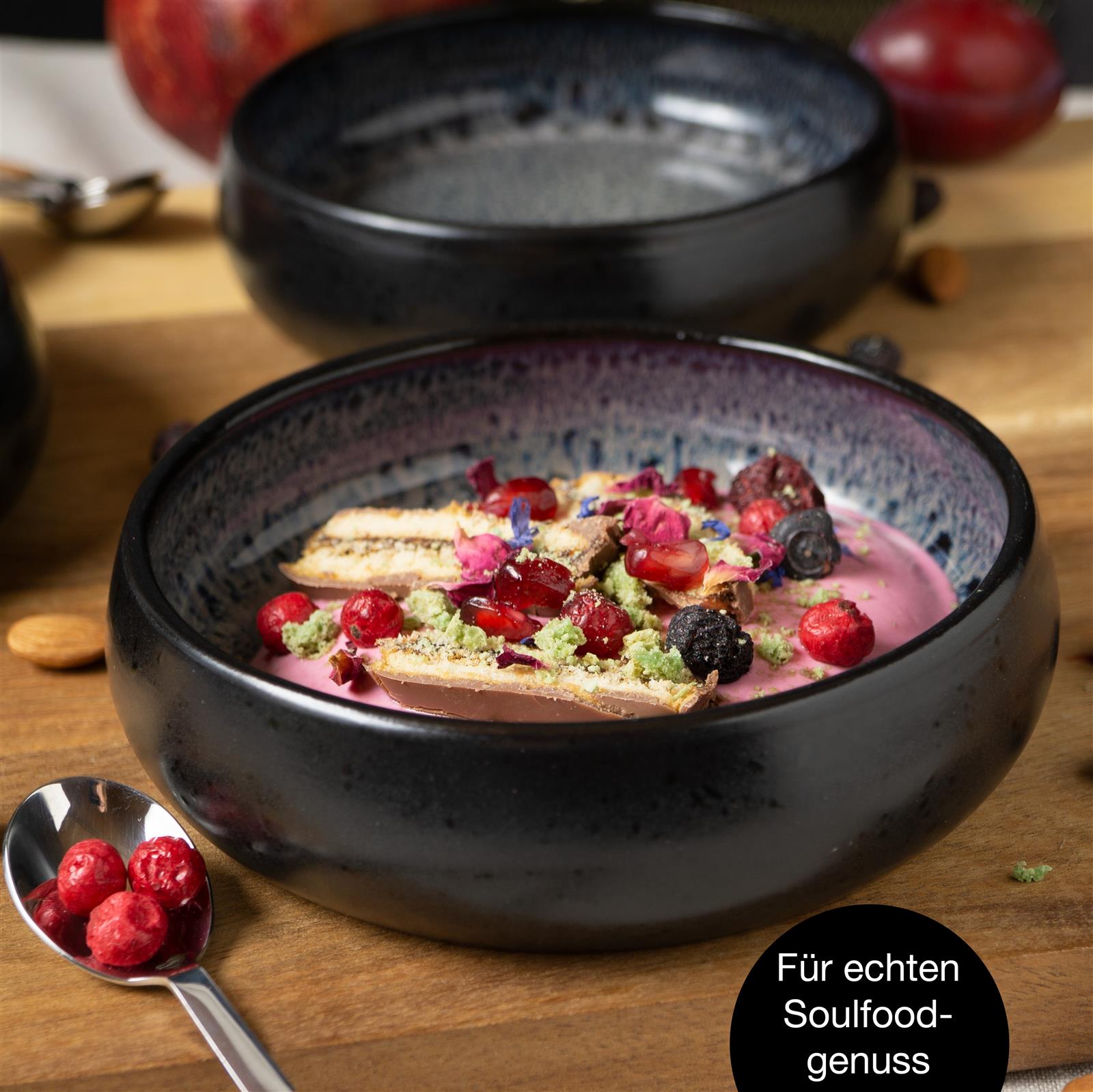 Elegante graue Gourmet-Schale aus hochwertigem Material für stilvolles Servieren Graue Gourmet-Schale mit elegantem Design auf einem hellen Hintergrund