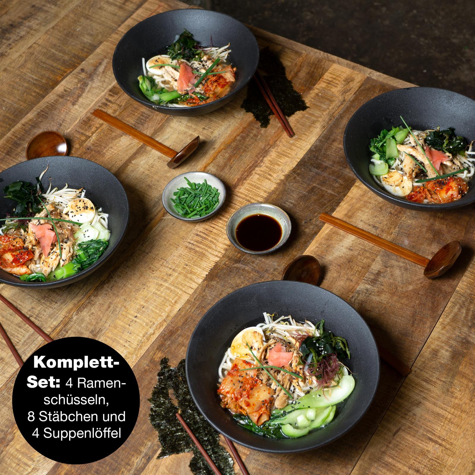 Bild der Gourmet Ramen Schalen in Schwarz, 4er Set von Moritz & Moritz - Ästhetisch gestaltete Schalen mit feinen Rillen, ideal für das stilvolle Servieren von Ramen und anderen asiatischen Gerichten.