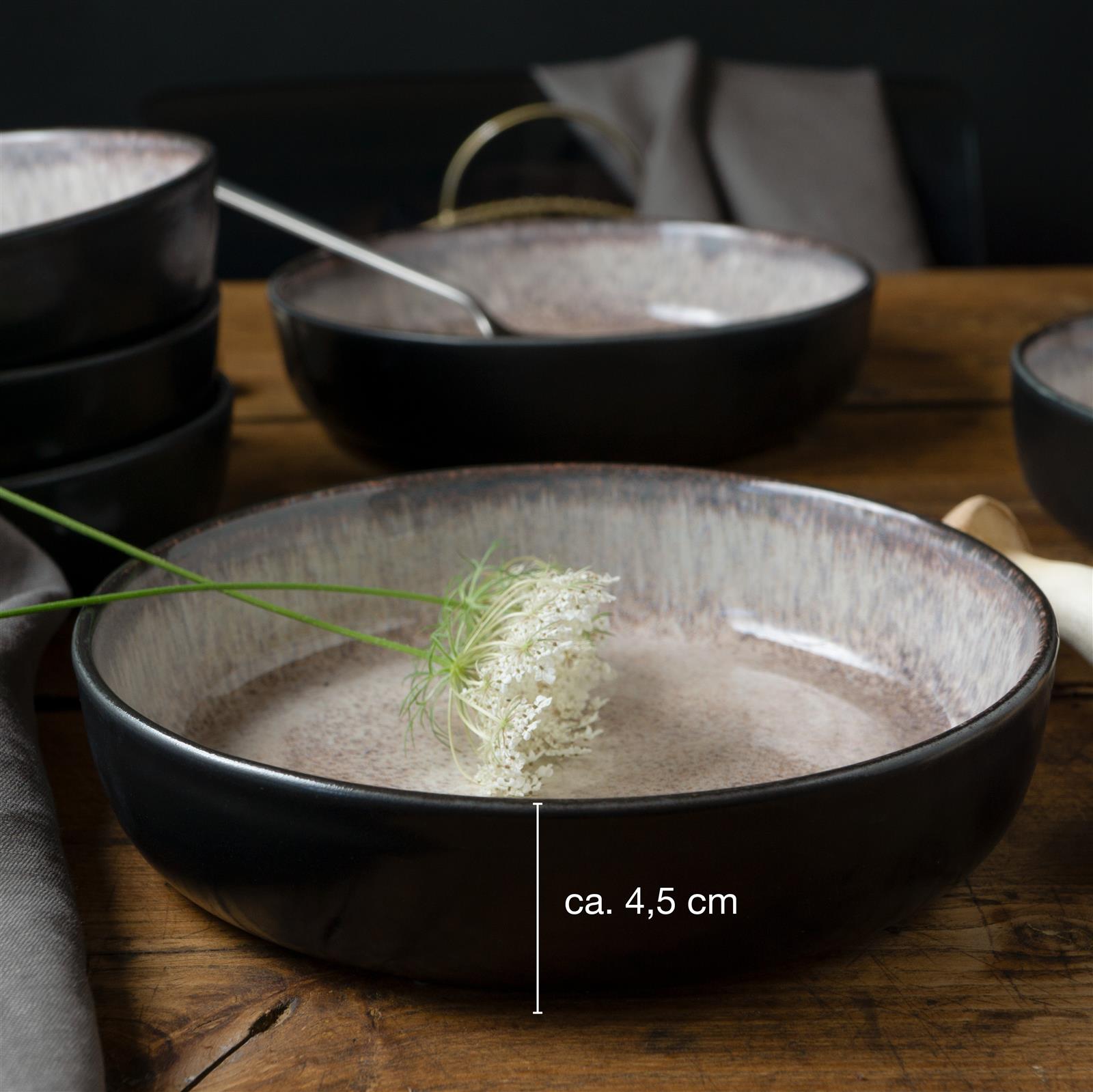 Tellerset in Beige, Sechs beigefarbene Gourmet-Suppenteller mit strukturierter Oberfläche aus Keramik