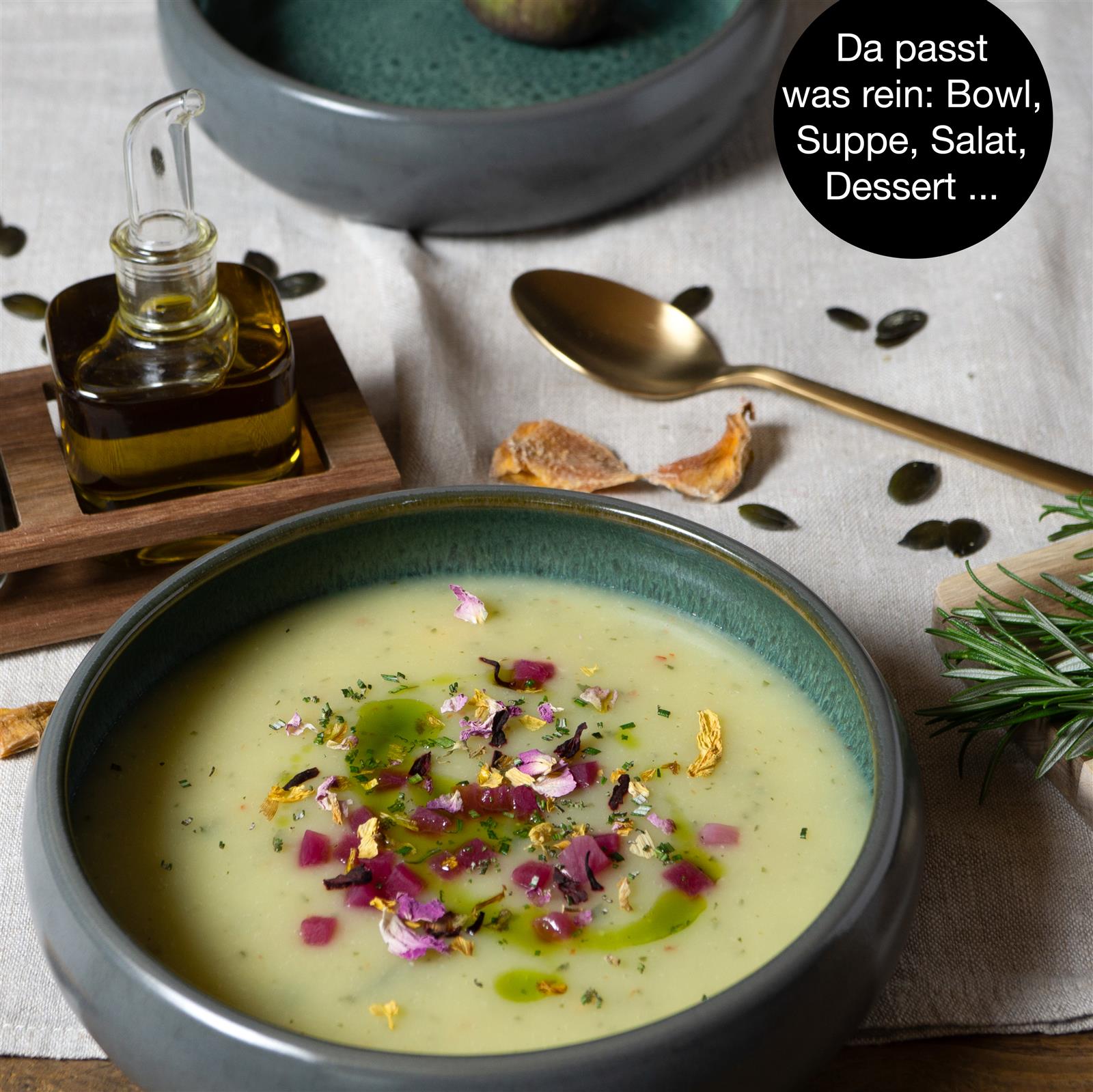 Produktbild des 4-teiligen Gourmet Schüssel Sets in reaktivem Grün, das stilvolles Design und Funktionalität kombiniert. Ideal für besondere Anlässe und Alltagsgebrauch.