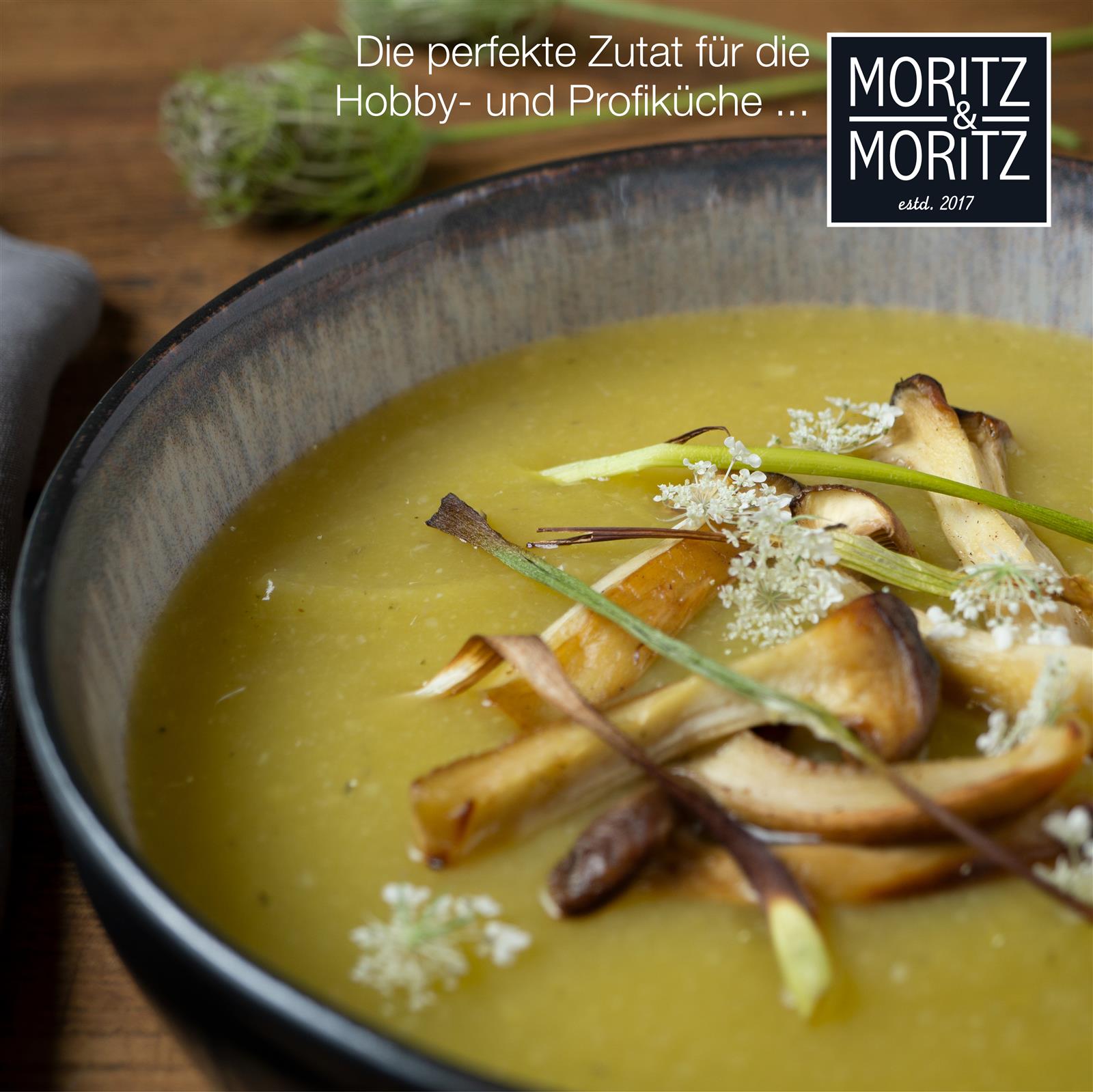 Tellerset in Beige, Sechsteiliges Gourmet-Suppenteller-Set in Beige, auf hellem Hintergrund arrangiert